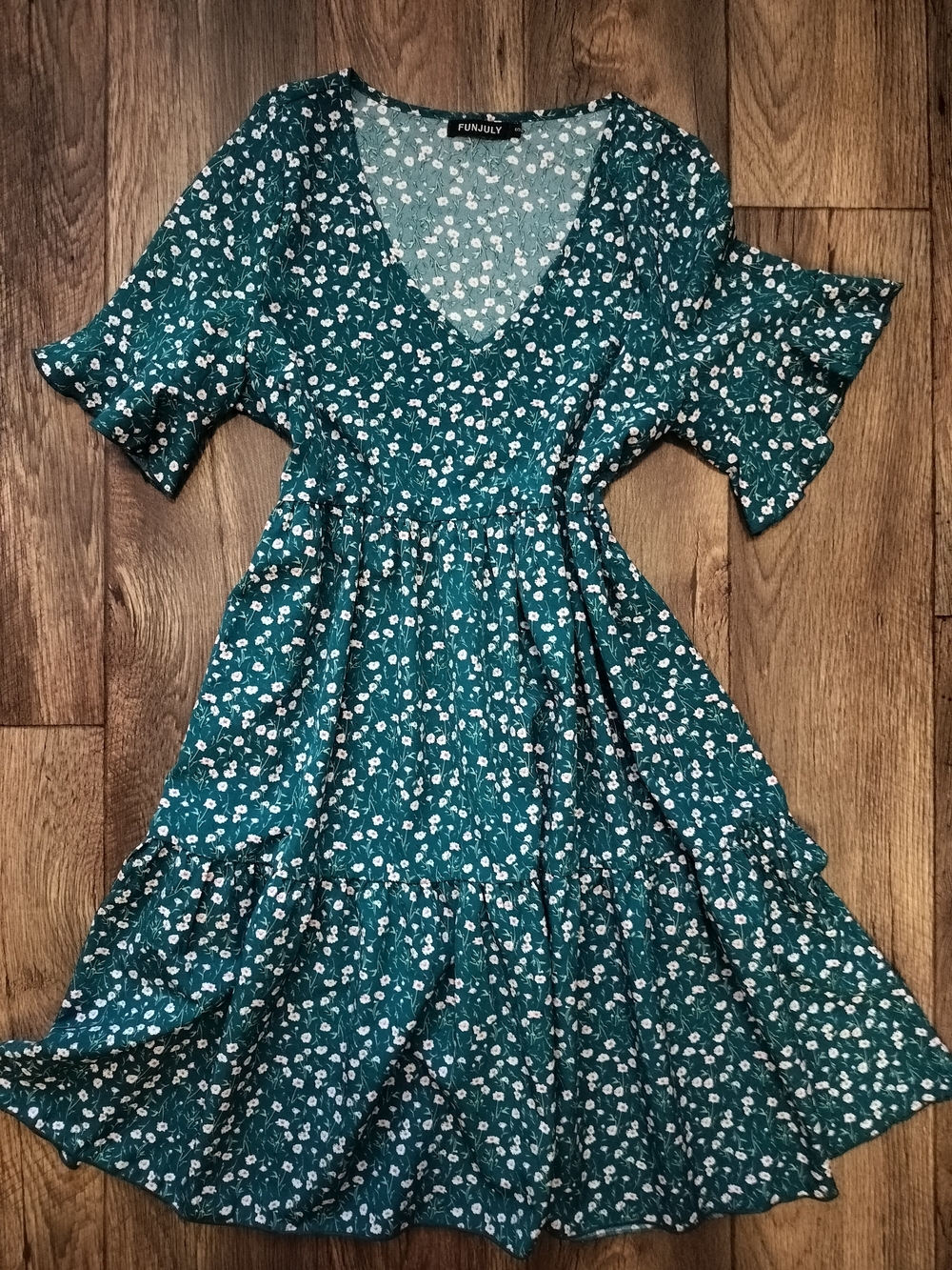 FUNJULY maternity baby doll dress Target small Floral V-Neck Tiered Dress